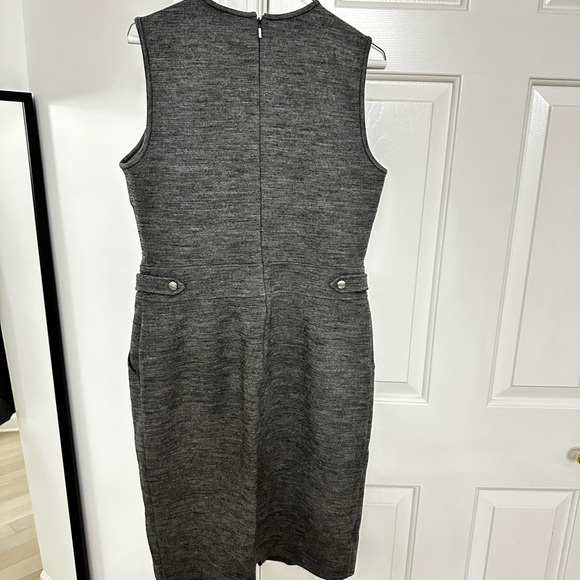 MaxMara Elegant Gray Sleeveless Midi Dress - Picture 9 of 11